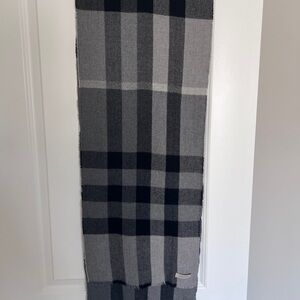 Authentic Burberry Black and Gray Wool Scarf